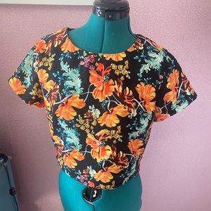 Tropical floral / floral crop top by Glamorous